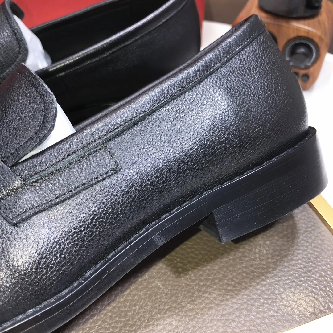 Men's shoes 💰540💰[Ferragamo/Ferragamo] (high-end Niuli) New 🍀 Ferragamo* - top version Ferragamo's classic formal leather shoes! Made of imported original cowhide, the inner top layer is comfortable cowhide lining! Original wear-resistant rubber outsole! High quality products! Code number 38-44!